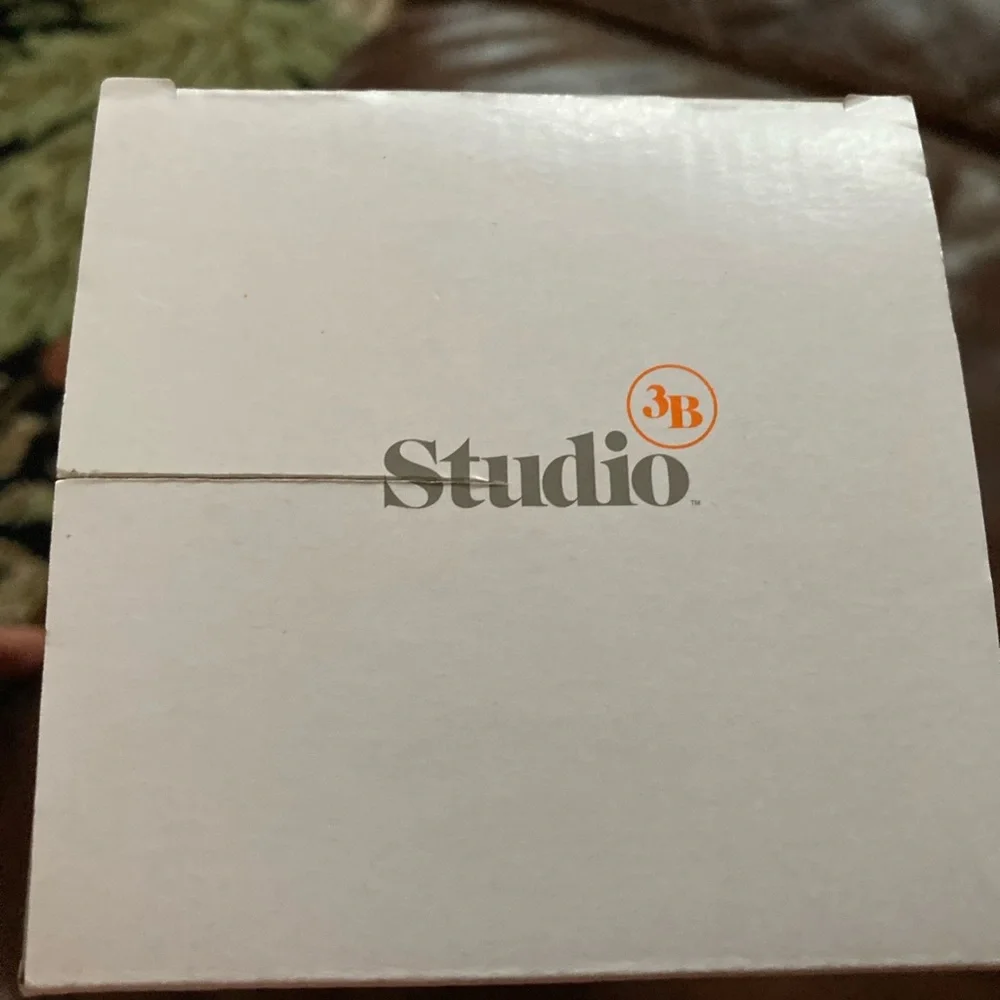 NIB Studio 3B Finch Black Automatic Soap Dispenser 10oz